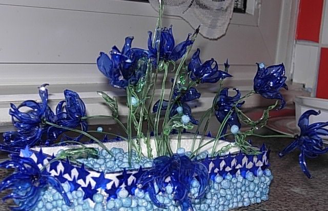 Создаем цветы из частей пластиковых бутылок своими руками!