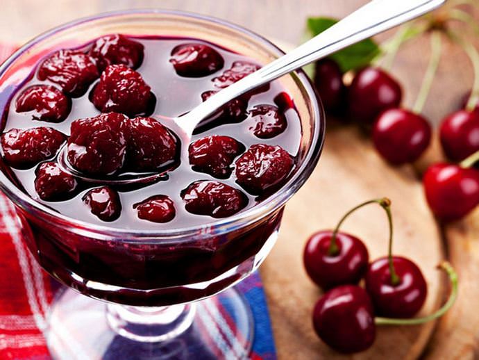 Чтобы сохранить терпкий вкус ягод, нужно брать минимум сахарного песка