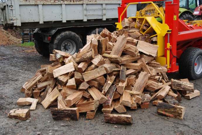 Если колоть дрова требуется в больших объёмах и достаточно часто, то лучше всего приобрести заводской дровокол