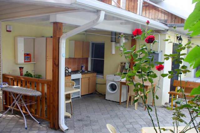 Если вы хотите ощущать повышенный комфорт, и вам просто нравится наслаждаться природой на собственной даче, данный объект стоит хорошо продумать и приступать к строительству