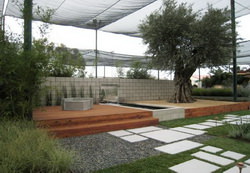 Садовый дизайн в стиле минимализм максимально схож с минимализмом в интерьере