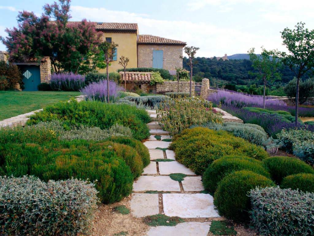Как обустроить сад в средиземноморском стиле