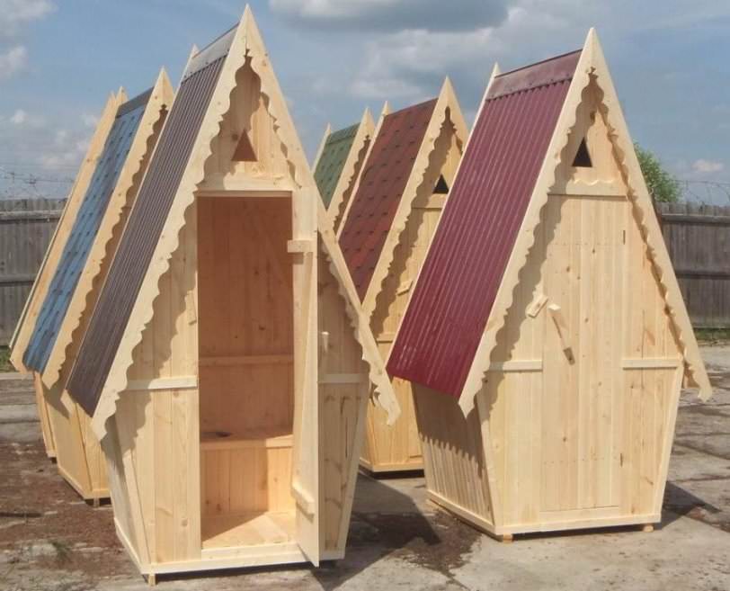 Строительство туалета на даче из дерева — простой и недорогой процесс