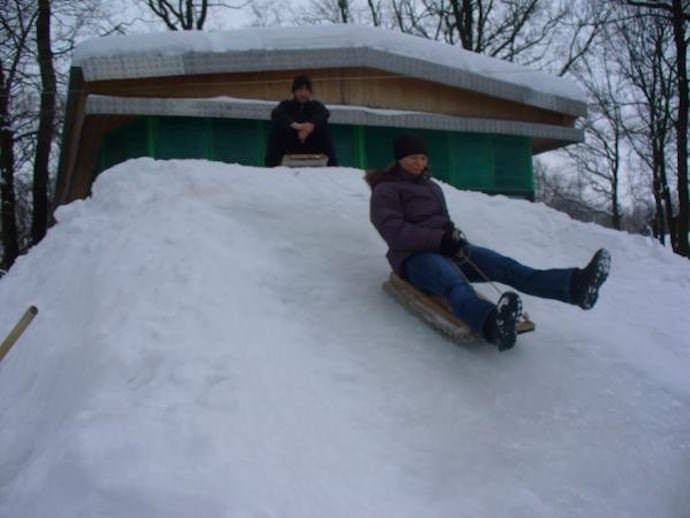 Что делать зимой на даче: игры и развлечения