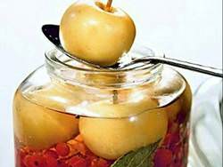 Белый налив – это летние ароматные и необыкновенно вкусные яблоки, которые содержат много витамина С