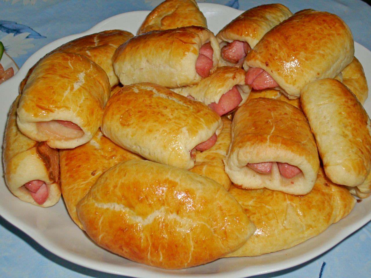 Пирожки с сосиской в духовке - пошаговый рецепт с фото на hb-crm.ru