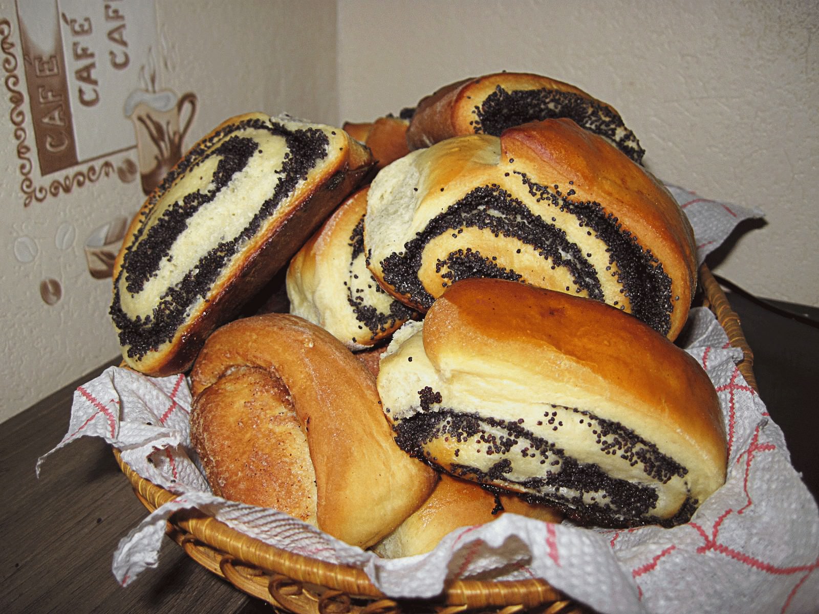 Особенно нравится такое лакомство детям