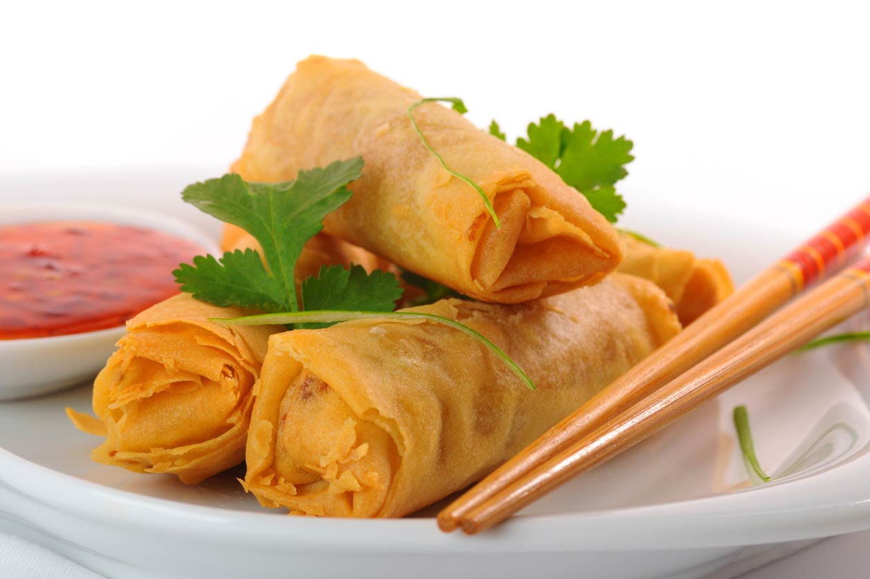 Эти блины остается только измельчить, чтобы получились роллы