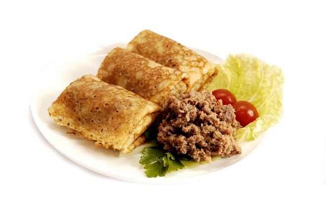 Одной из начинок для блинов, пользующейся большим спросом среди наших соотечественников, является мясной фарш