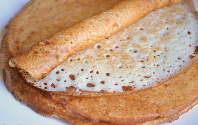 Воздушные и пышные блинчики на дрожжах со скоростью звука уплетаются за обе щеки