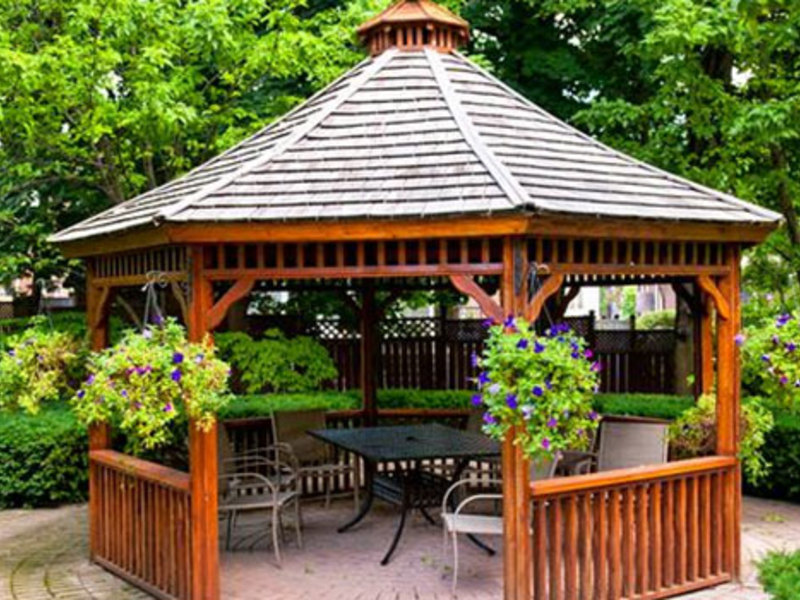 Закрытая беседка