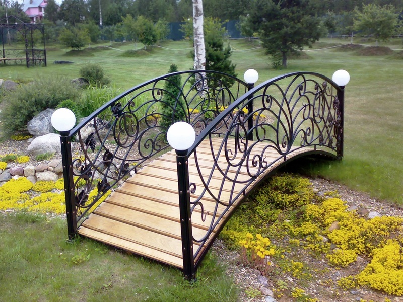 Декорация сада          Кованые изделия в ландшафтном дизайн