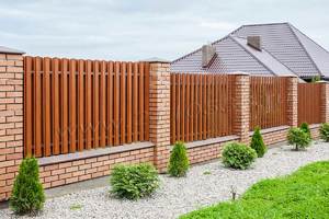 Виды металлических заборов