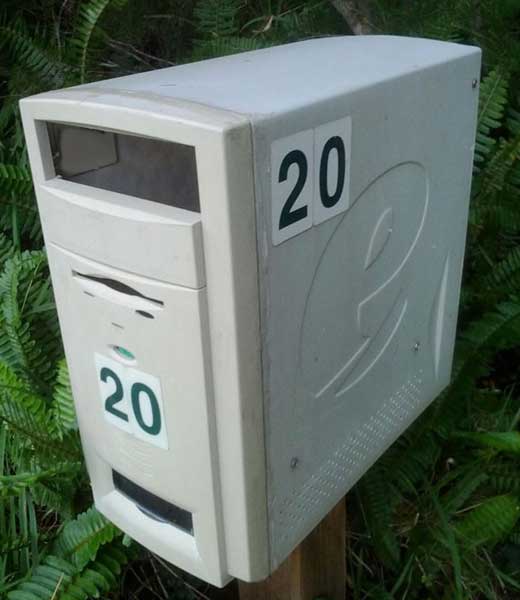 Почтовый ящик из канистры