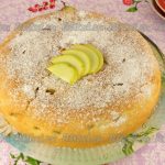 Шарлотка в мультиварке: классический рецепт вкусной выпечки