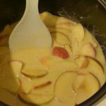 Шарлотка в мультиварке: классический рецепт вкусной выпечки