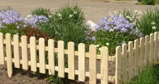 Интересные варианты изготовления декоративных ограждений для клумб