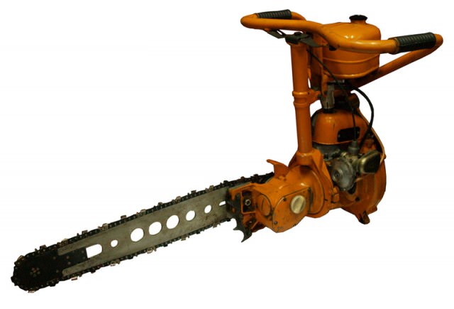 Функциональная завершенность и простота крепления сделали бензопилу Дружба лёгким и надёжным в эксплуатации устройством