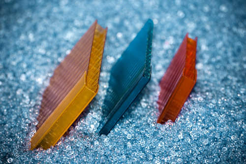 Выбираем сотовый поликарбонат для теплиц на даче