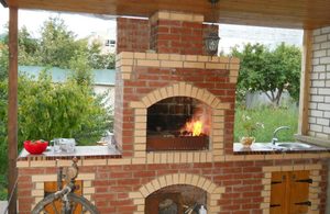 Кирпичный комплекс с мангалом Особенности строительства кирпичного барбекю